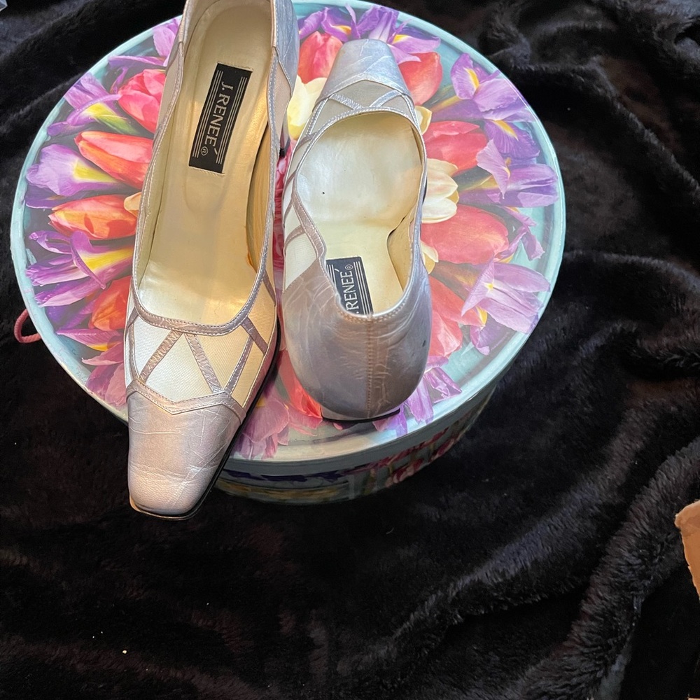Women's Elegant Silver Pumps